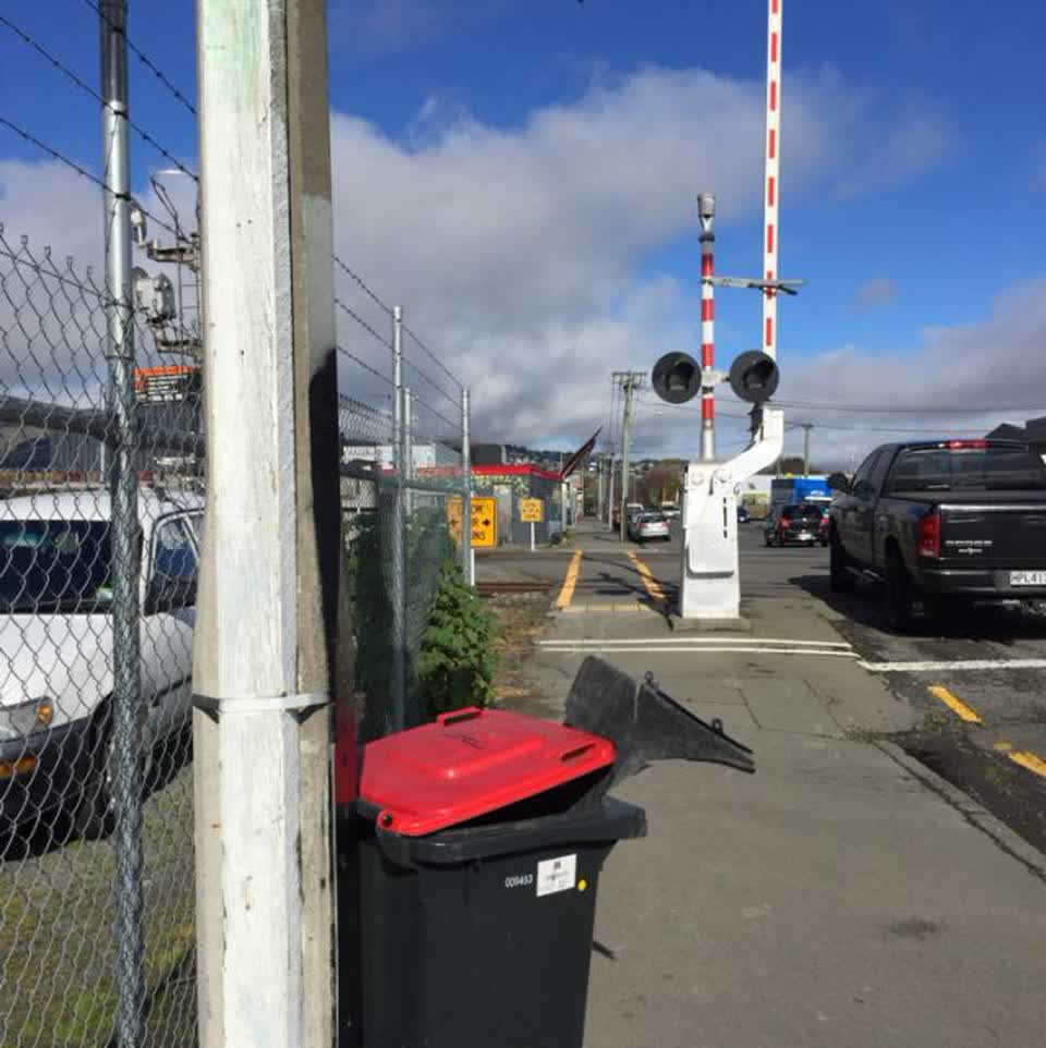 The photograph attached to this rubbish/recycling report
