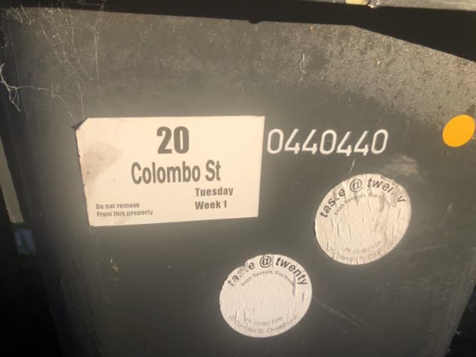 The photograph attached to this rubbish/recycling report