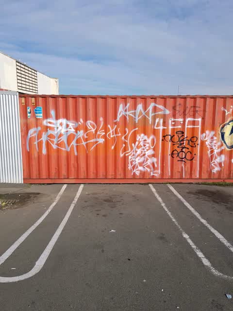 Graffiti, a report photo