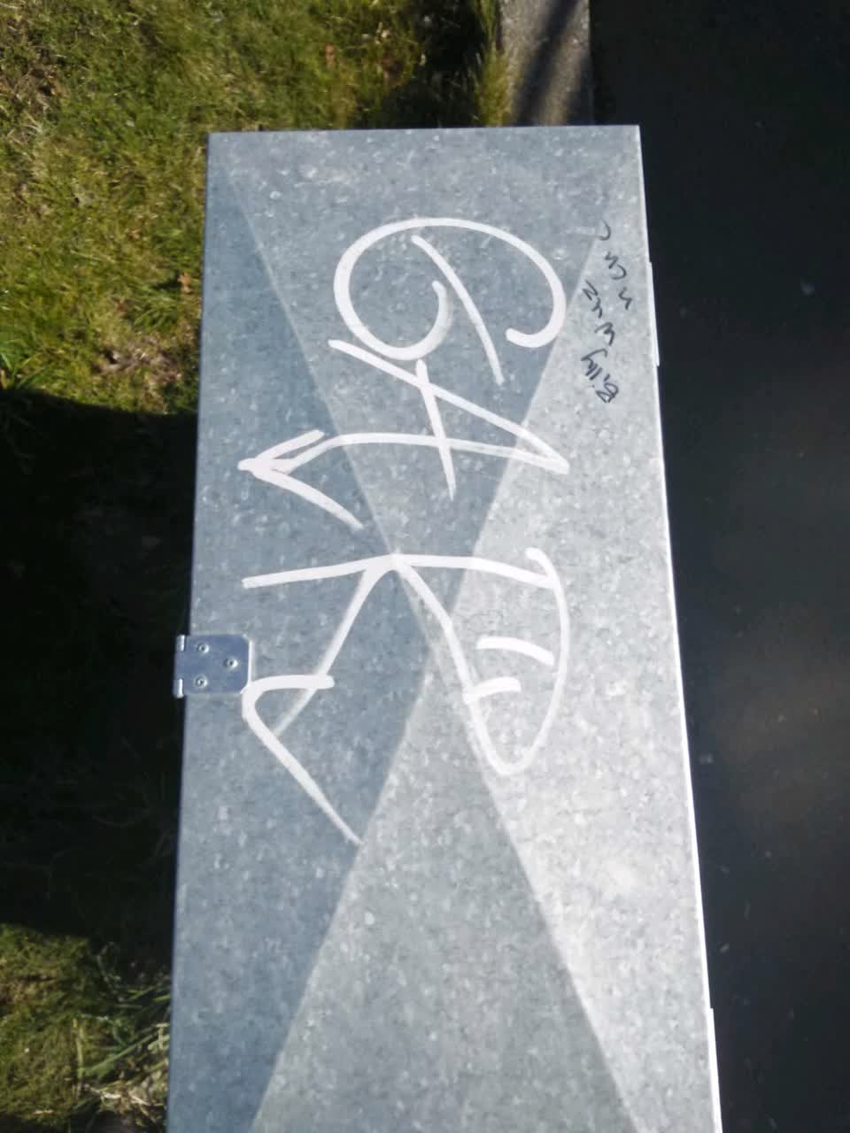 The photograph attached to this graffiti report