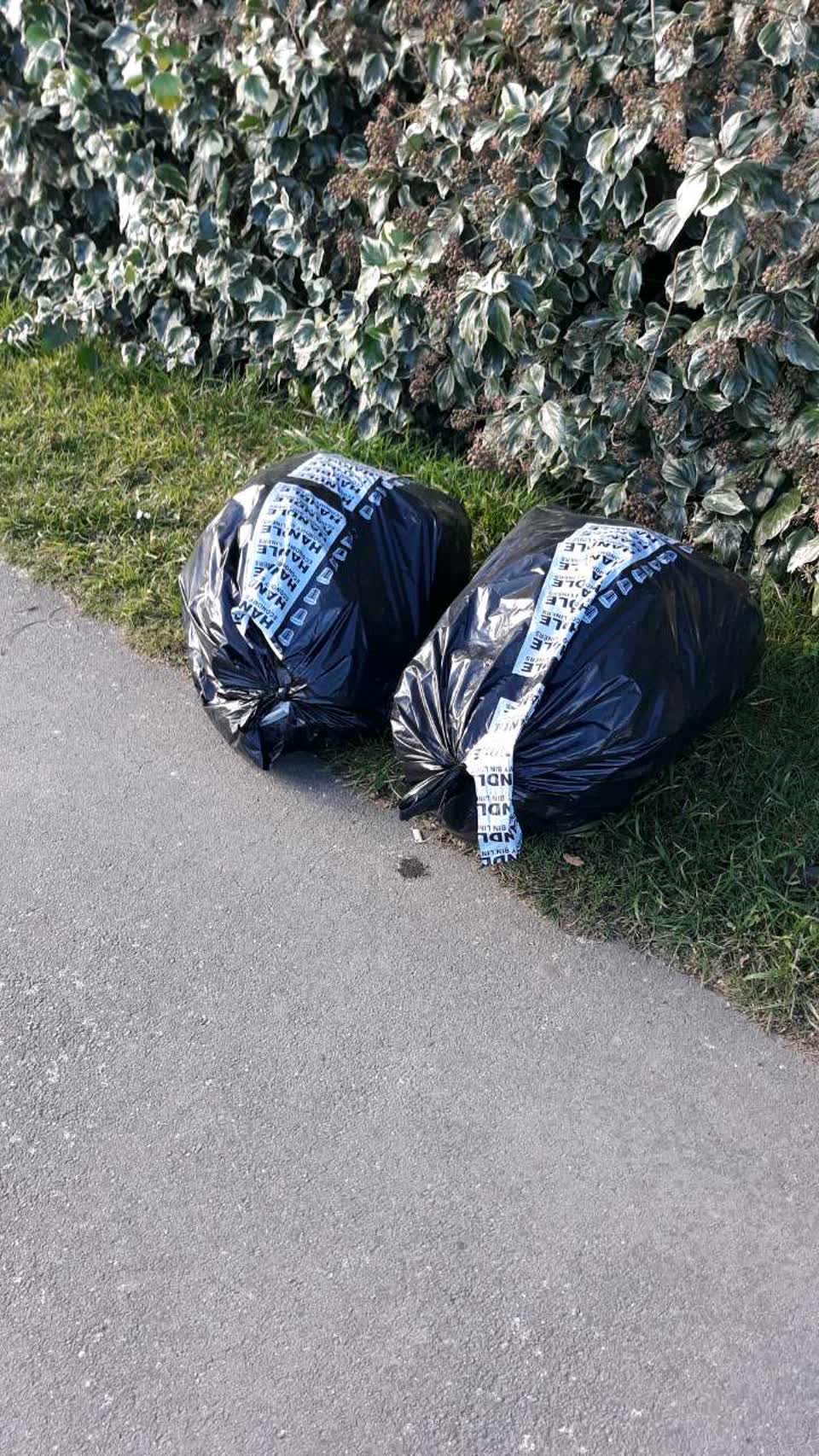 The photograph attached to this rubbish/recycling report
