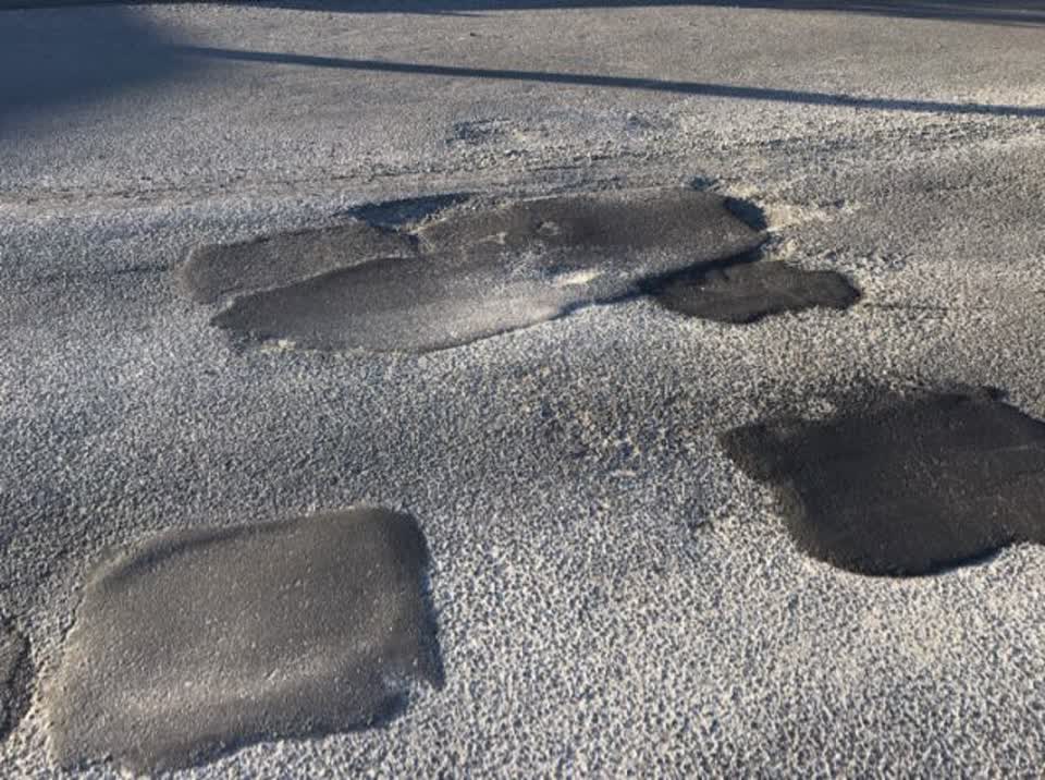 The photograph attached to this roading/streets report