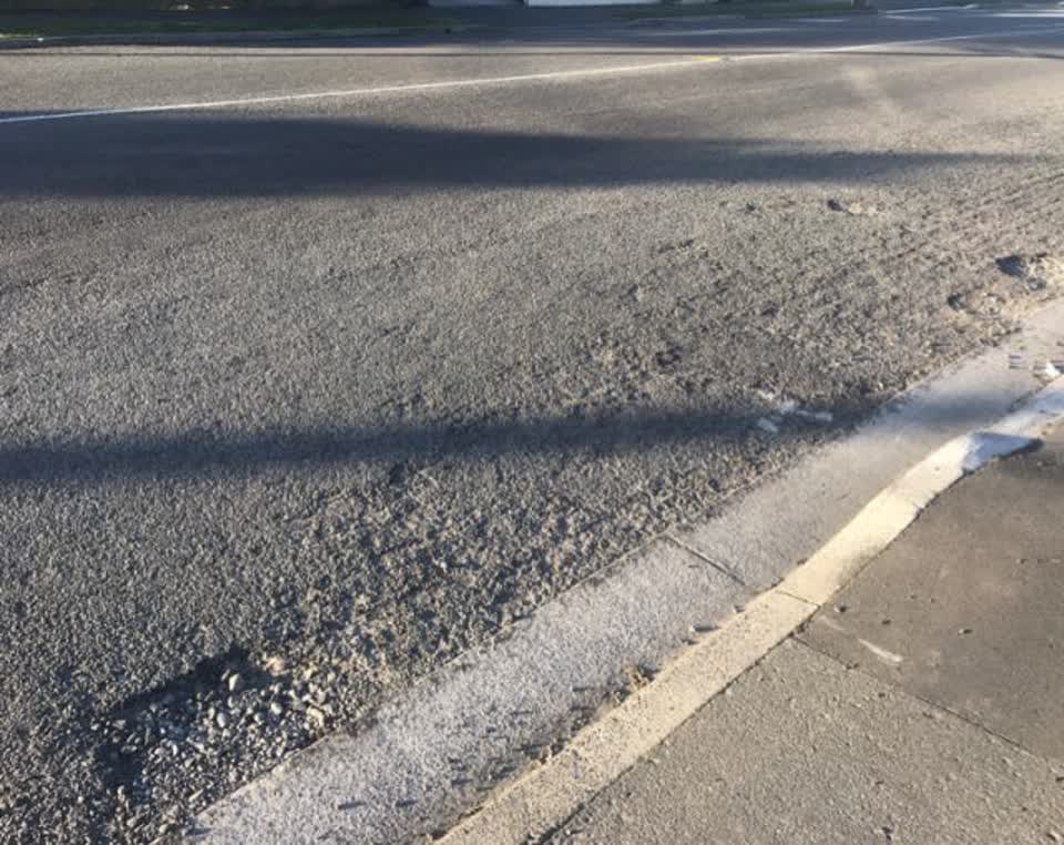The photograph attached to this roading/streets report