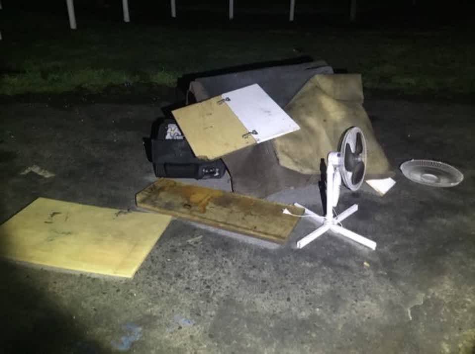 The photograph attached to this rubbish/recycling report