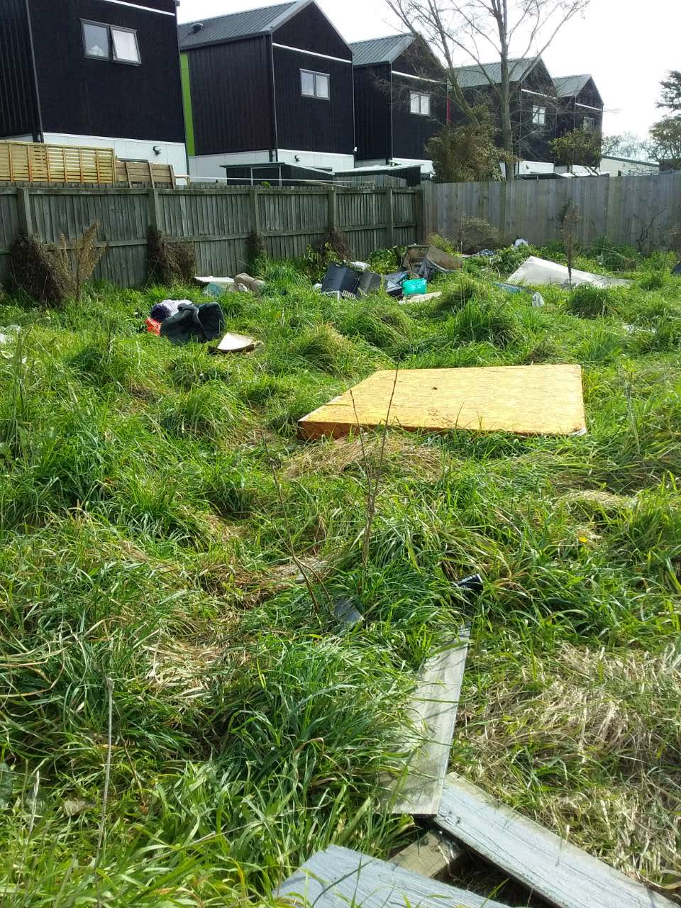 The photograph attached to this rubbish/recycling report