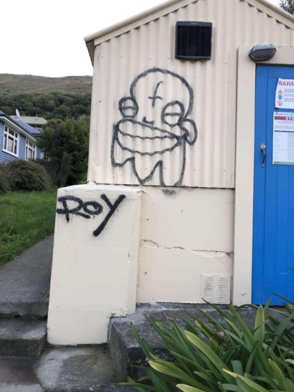 The photograph attached to this graffiti report