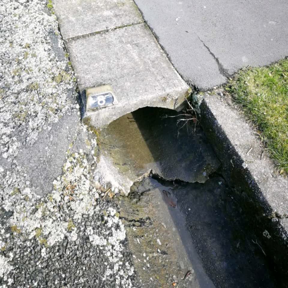The photograph attached to this roading/streets report