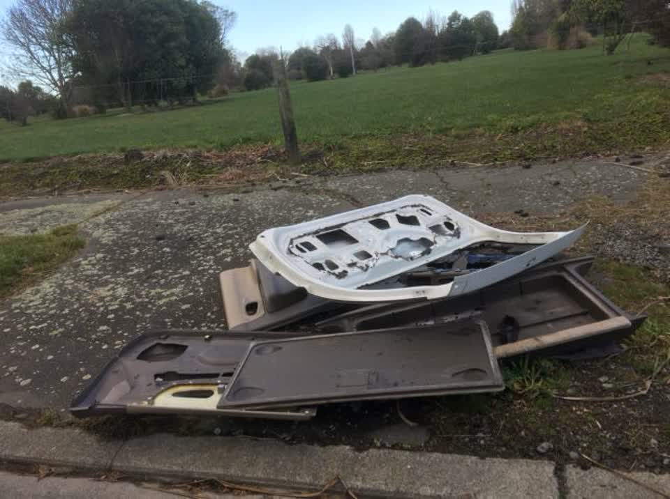 The photograph attached to this rubbish/recycling report