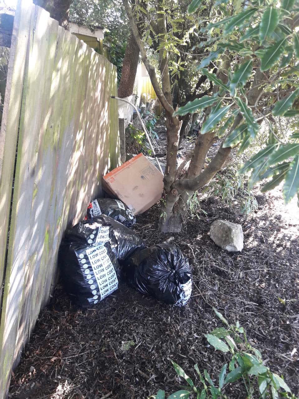 The photograph attached to this rubbish/recycling report