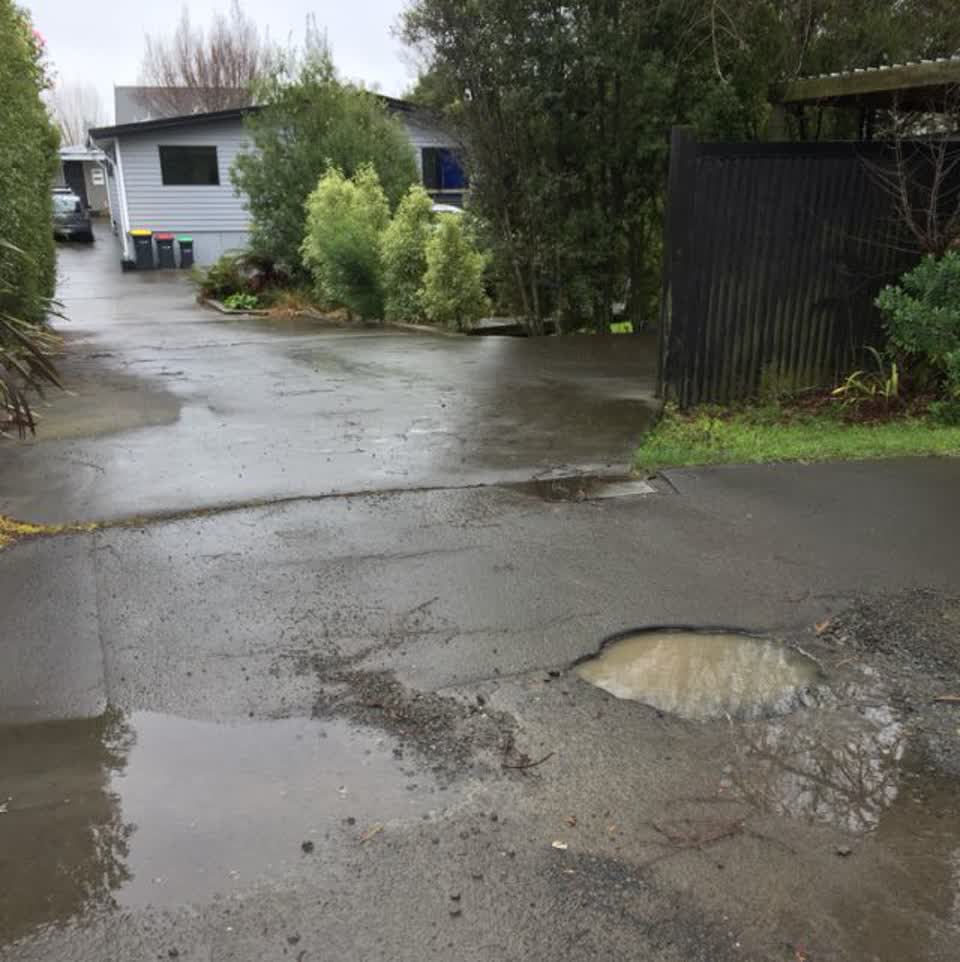 The photograph attached to this roading/streets report