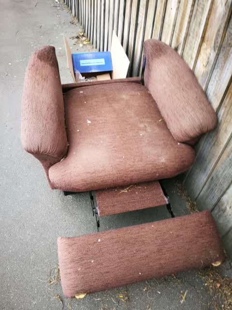 Rubbish/Recycling, a report photo