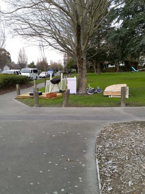 Rubbish/Recycling, a report photo