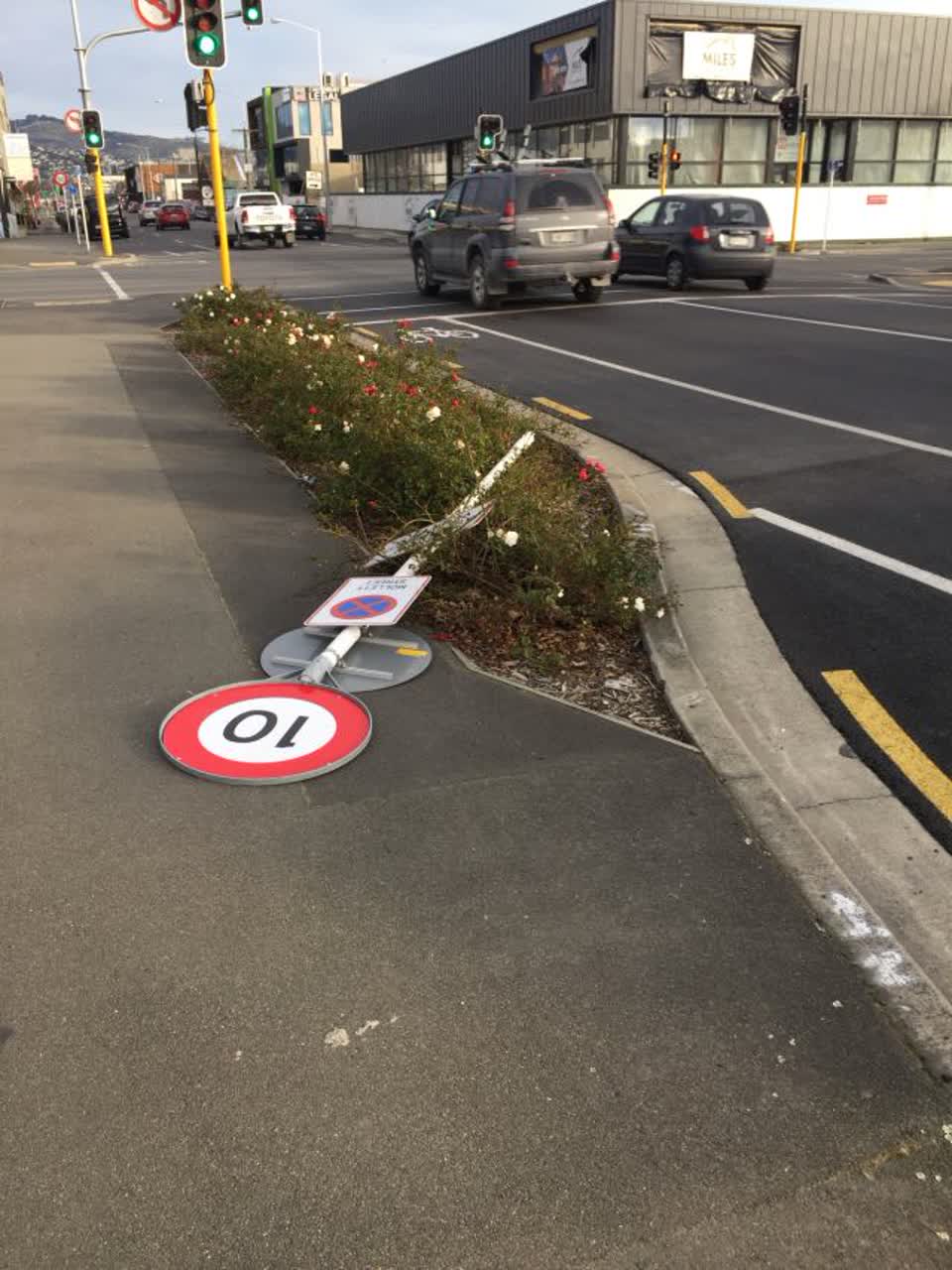 The photograph attached to this roading/streets report