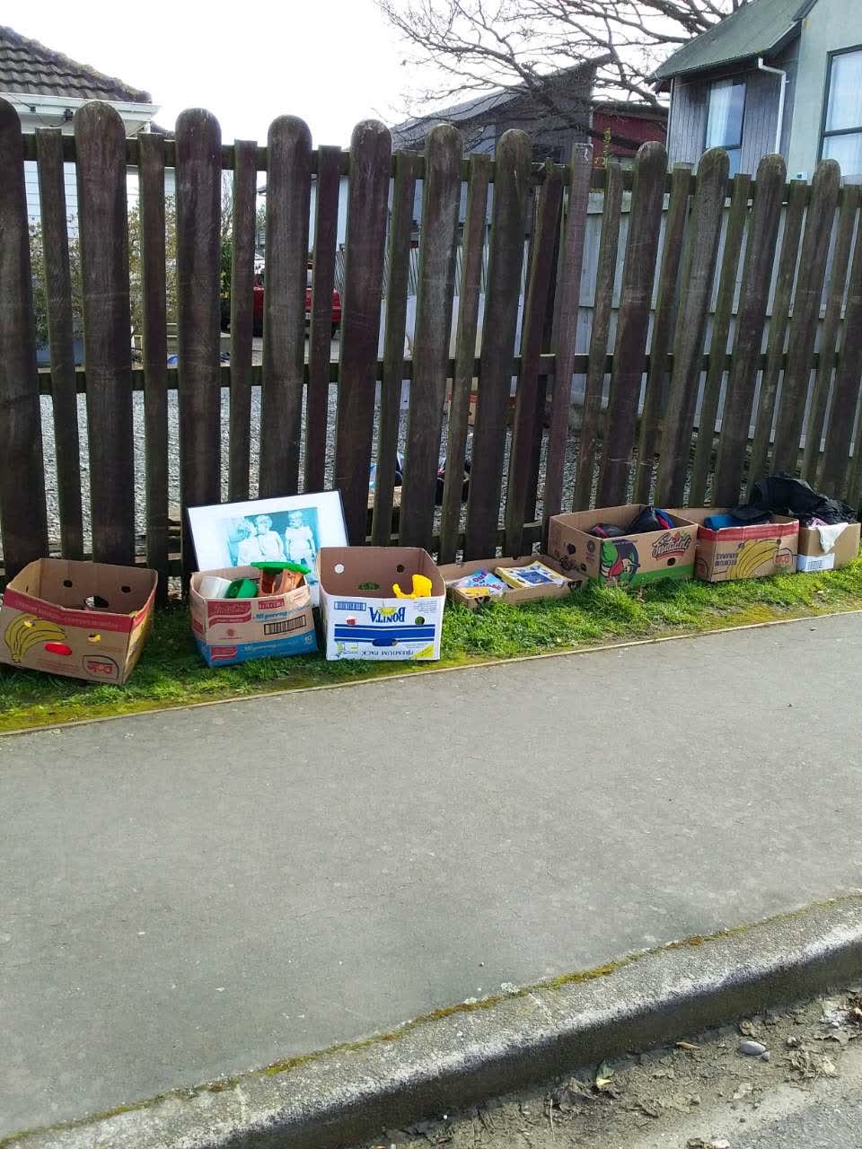 The photograph attached to this rubbish/recycling report