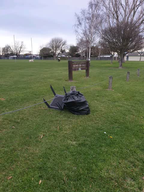 Rubbish/Recycling, a report photo