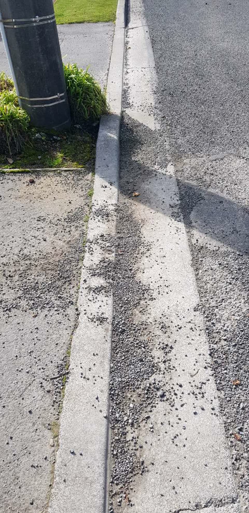 The photograph attached to this roading/streets report