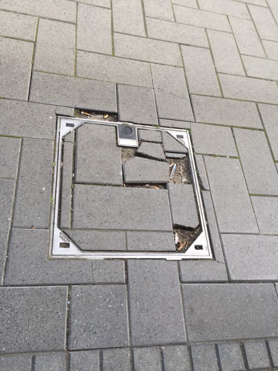The photograph attached to this roading/streets report
