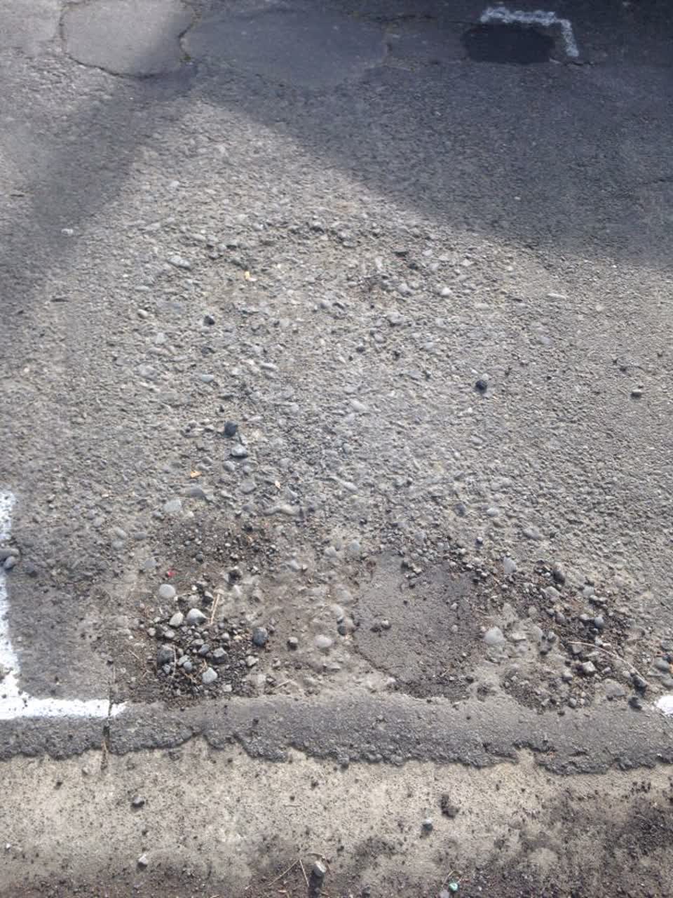 The photograph attached to this roading/streets report