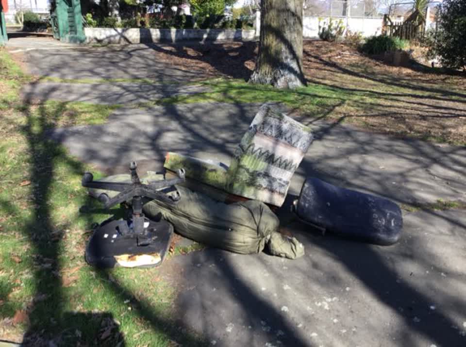 The photograph attached to this rubbish/recycling report