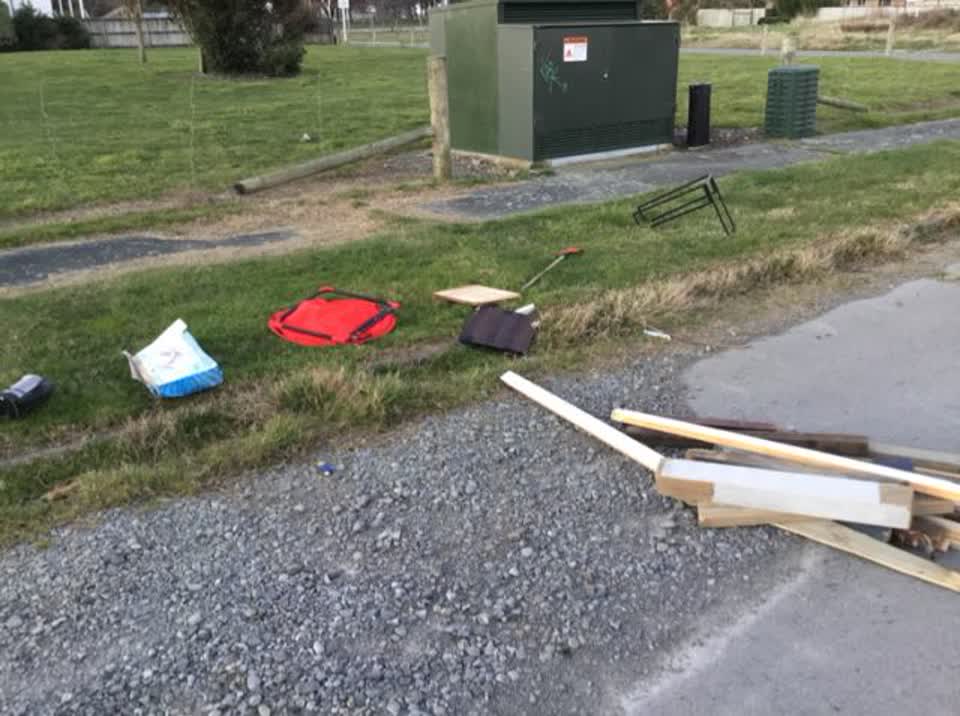 The photograph attached to this rubbish/recycling report