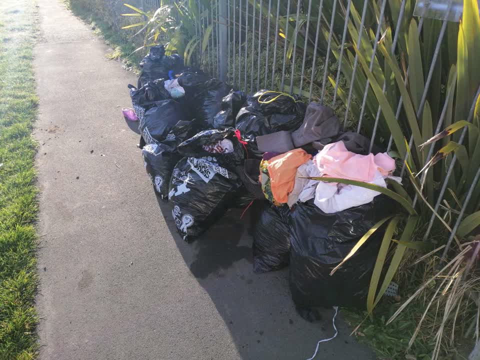 The photograph attached to this rubbish/recycling report