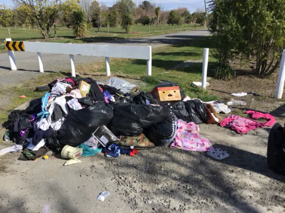 The photograph attached to this rubbish/recycling report