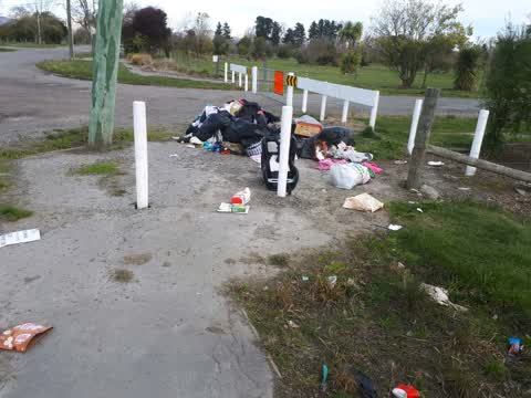 Rubbish/Recycling, a report photo