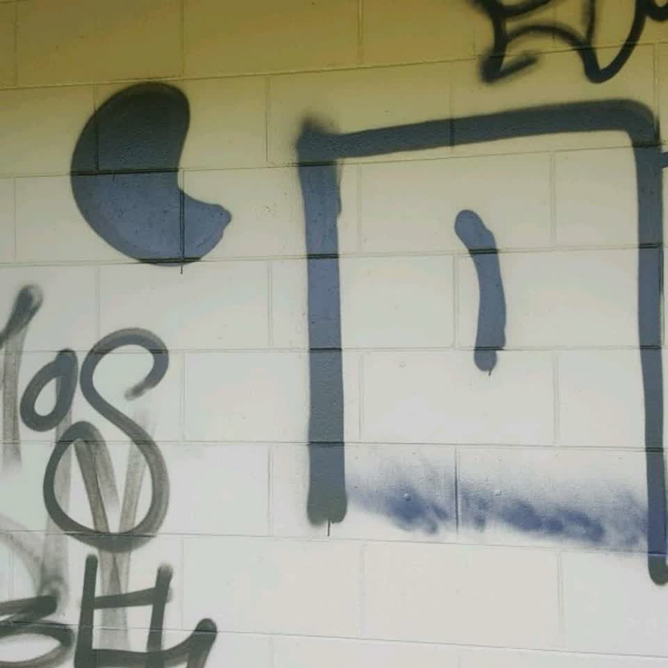 The photograph attached to this graffiti report