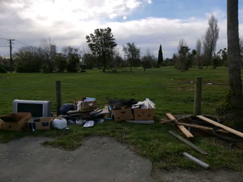 Rubbish/Recycling, a report photo