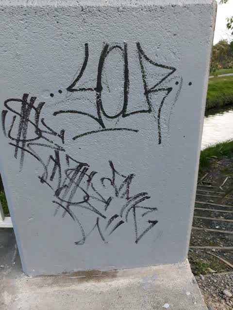 Graffiti, a report photo