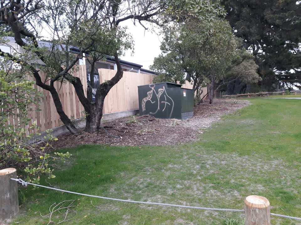 The photograph attached to this graffiti report