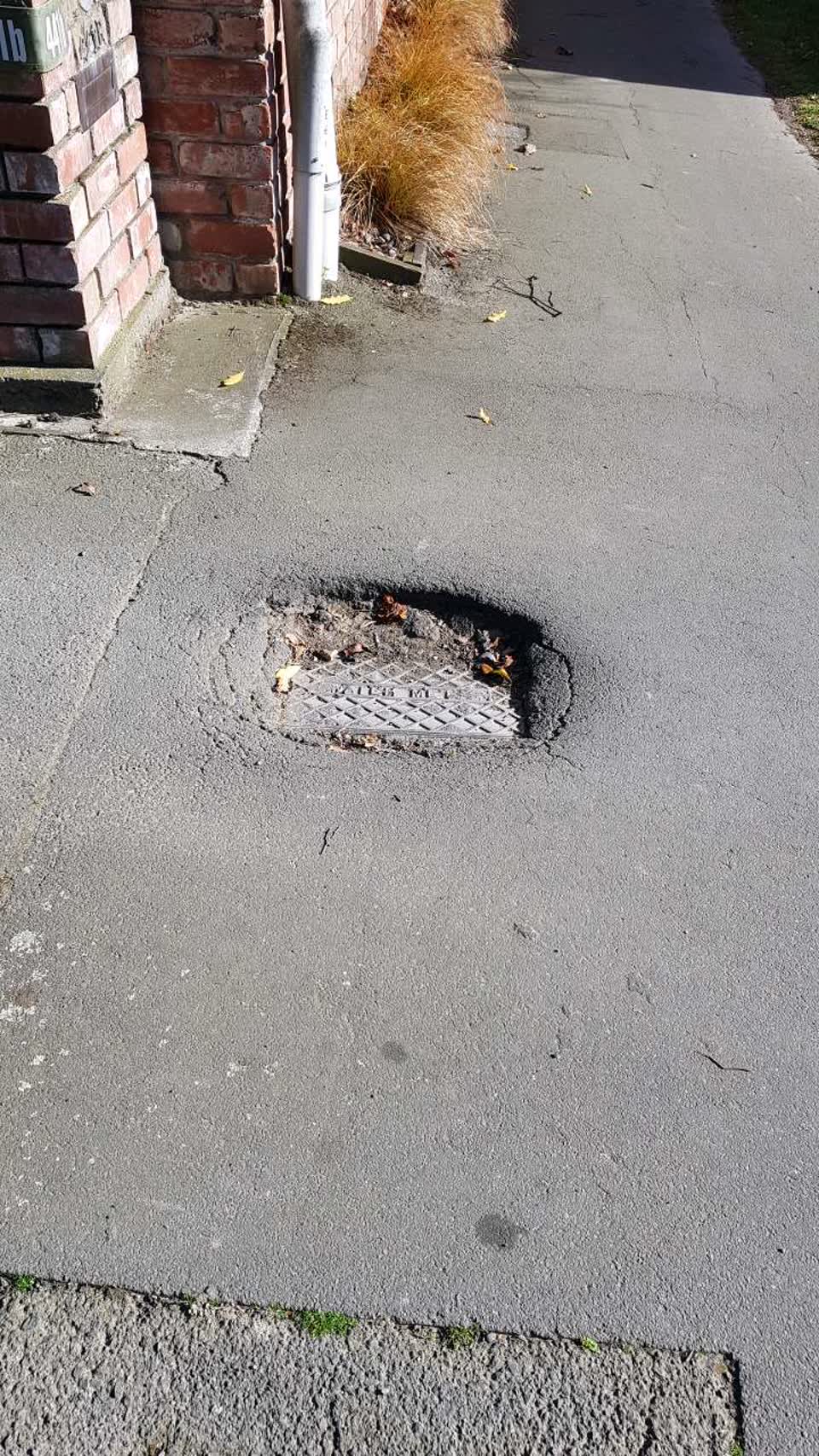 The photograph attached to this roading/streets report