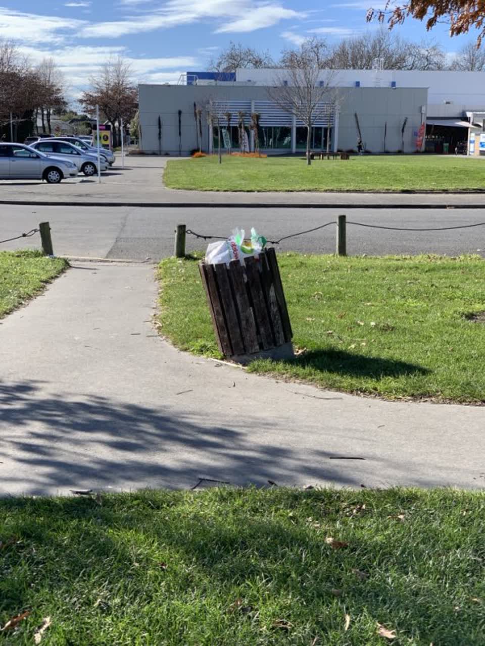 The photograph attached to this rubbish/recycling report