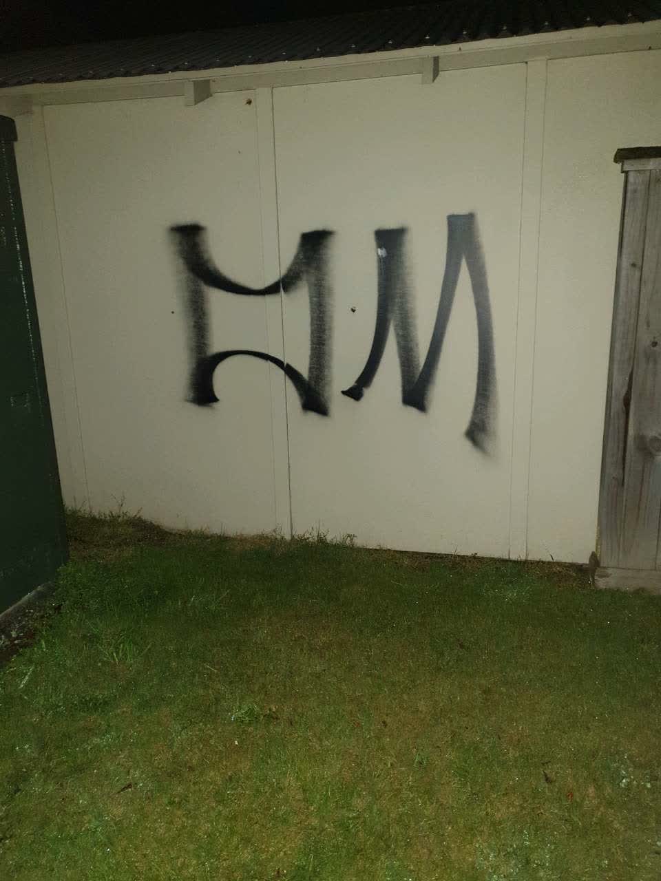 The photograph attached to this graffiti report