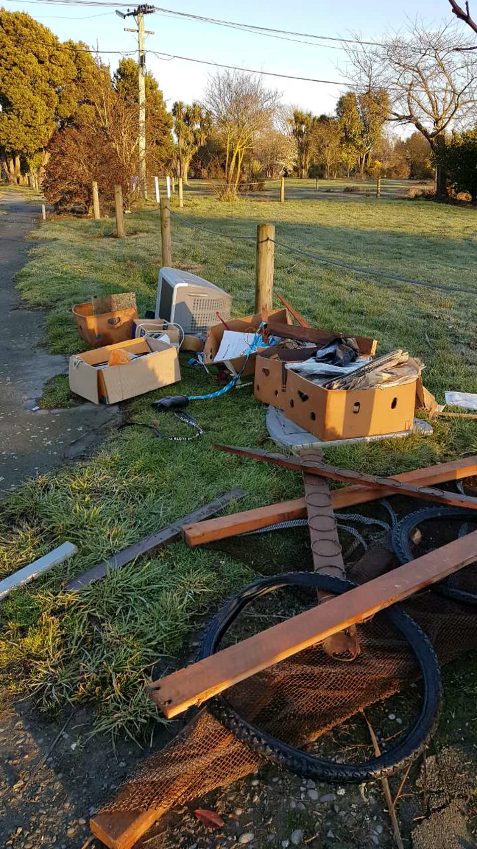 The photograph attached to this rubbish/recycling report