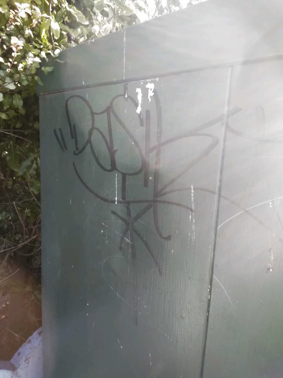The photograph attached to this graffiti report