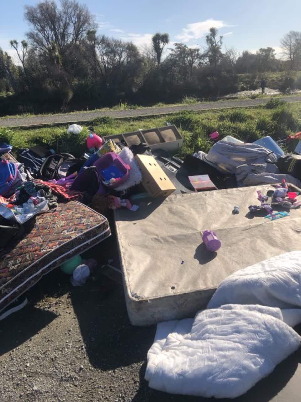 The photograph attached to this rubbish/recycling report