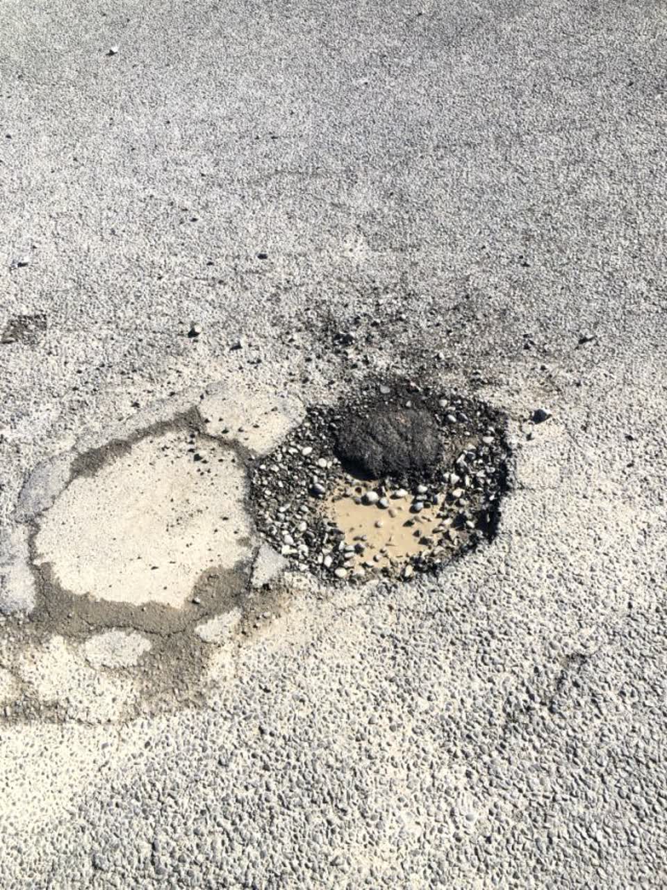 The photograph attached to this roading/streets report