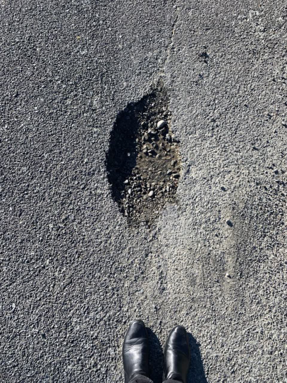 The photograph attached to this roading/streets report