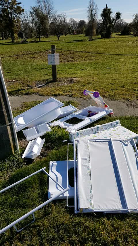 Rubbish/Recycling, a report photo