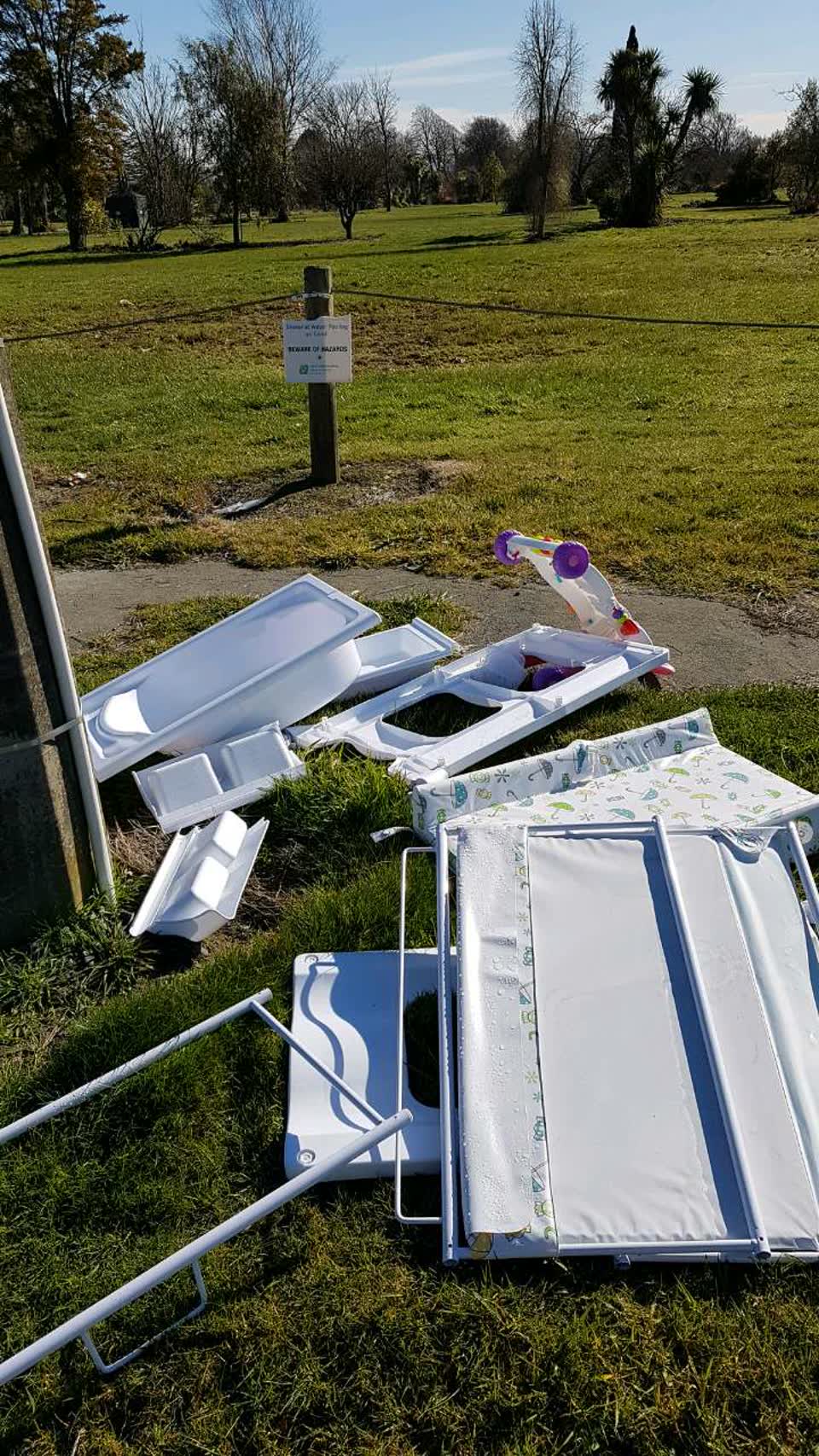 The photograph attached to this rubbish/recycling report