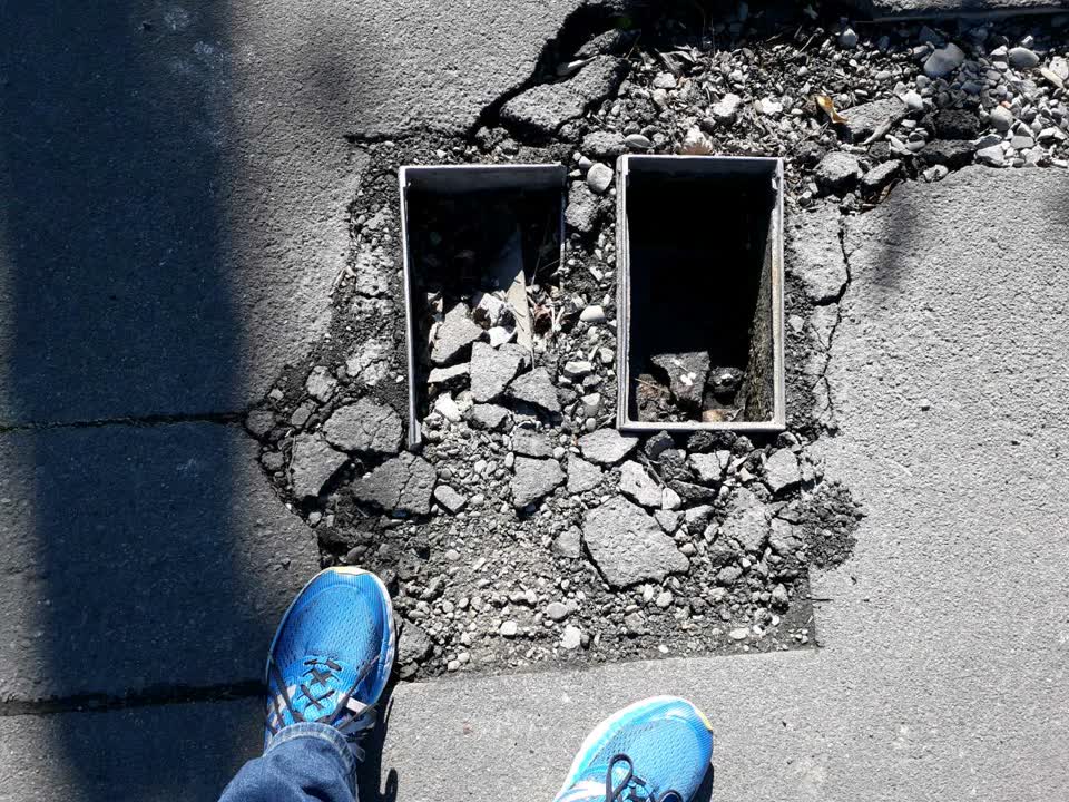 The photograph attached to this roading/streets report