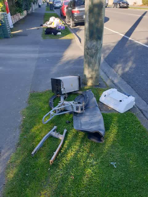 Rubbish/Recycling, a report photo