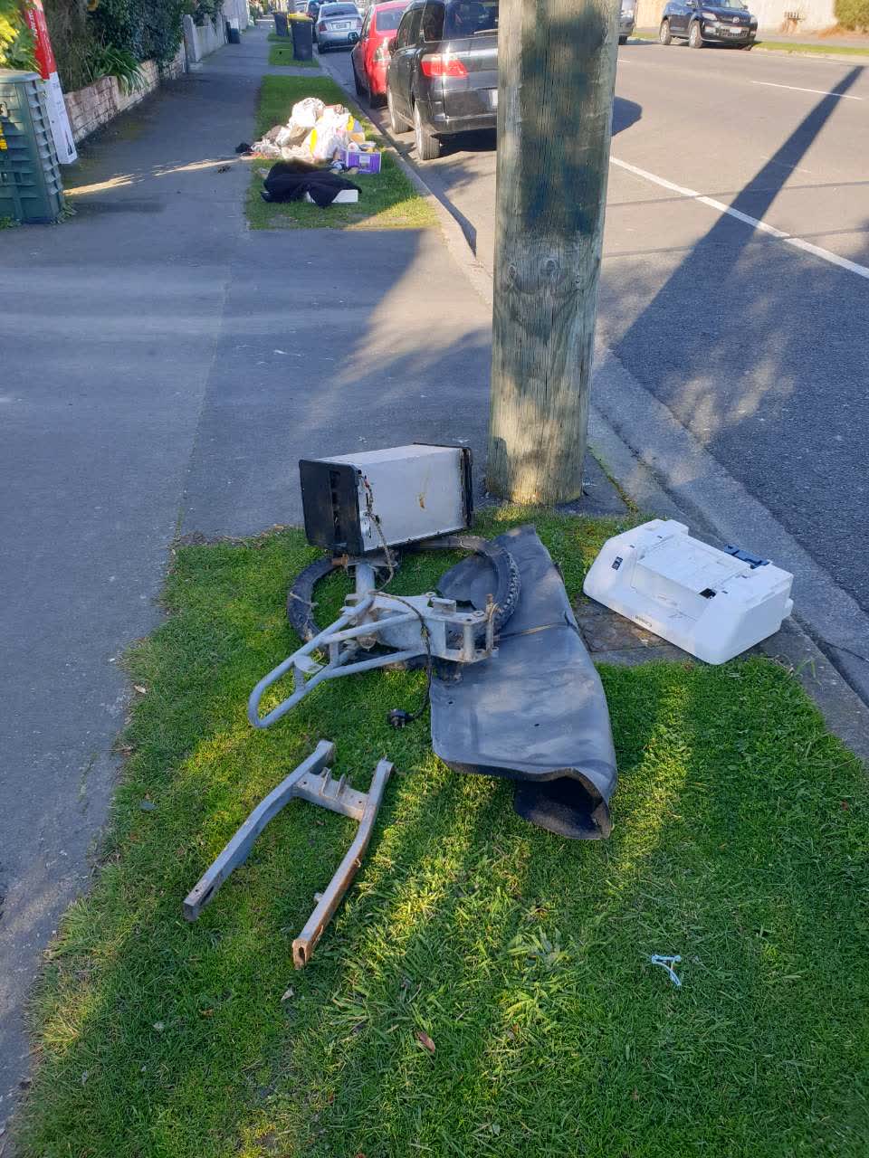 The photograph attached to this rubbish/recycling report