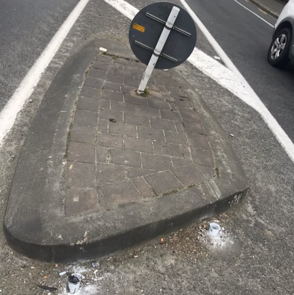 The photograph attached to this roading/streets report