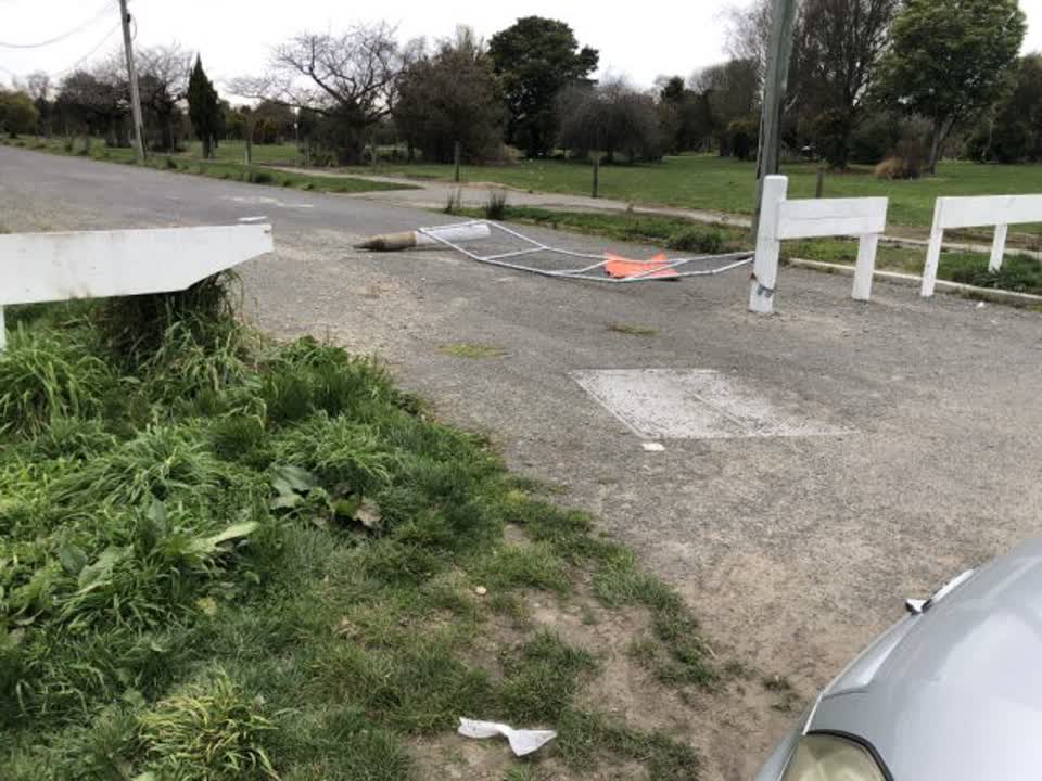 The photograph attached to this roading/streets report