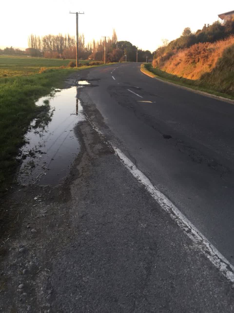 The photograph attached to this roading/streets report