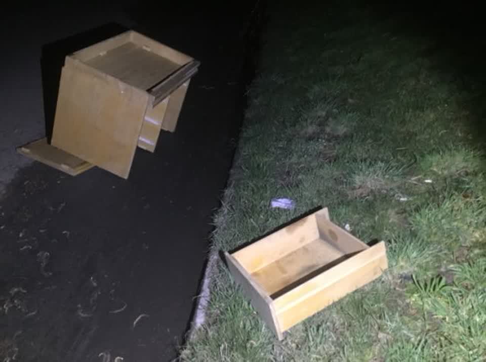 The photograph attached to this rubbish/recycling report