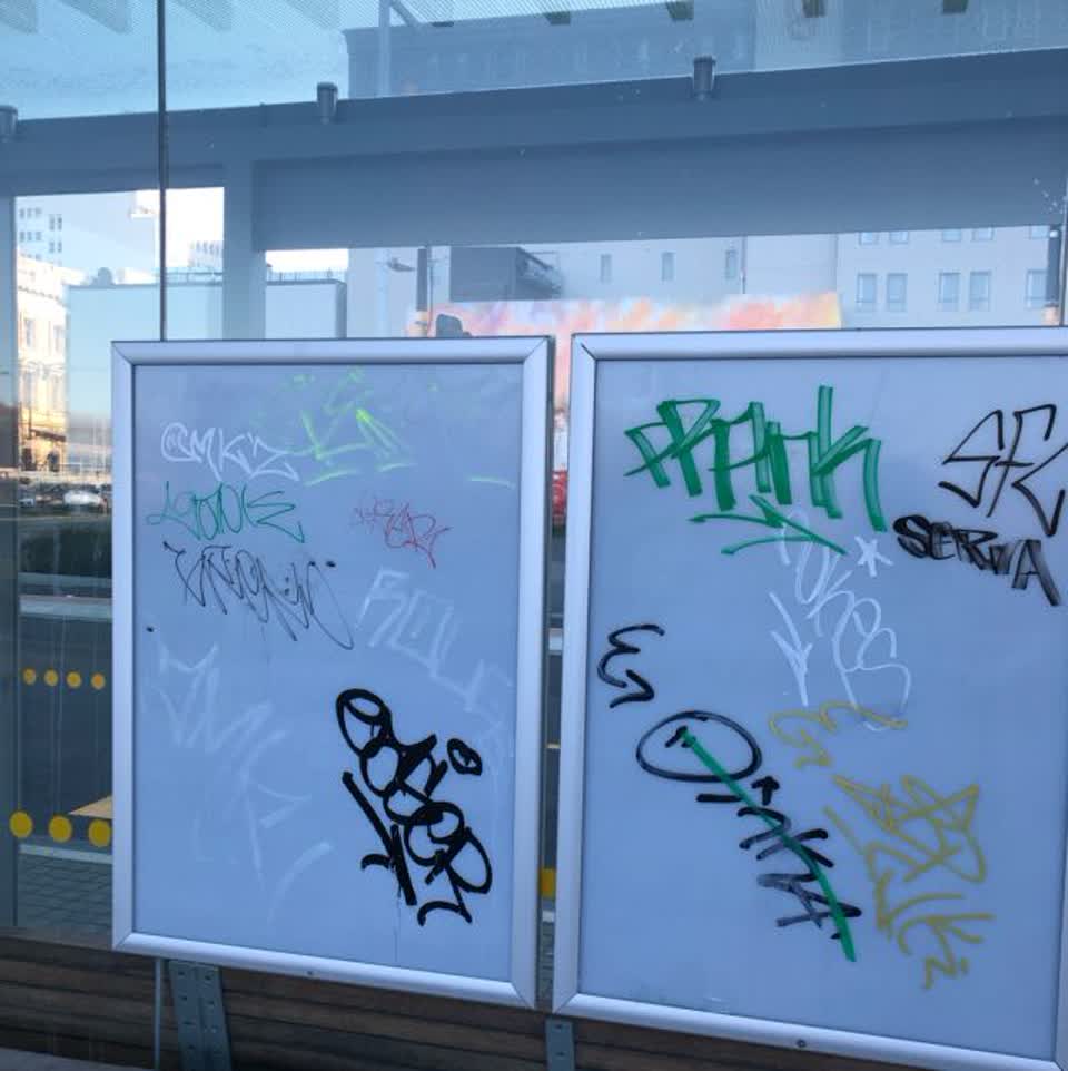 The photograph attached to this graffiti report