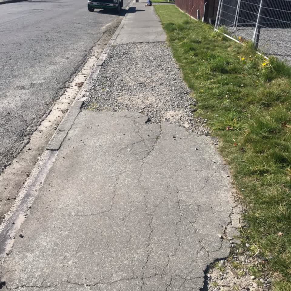The photograph attached to this roading/streets report